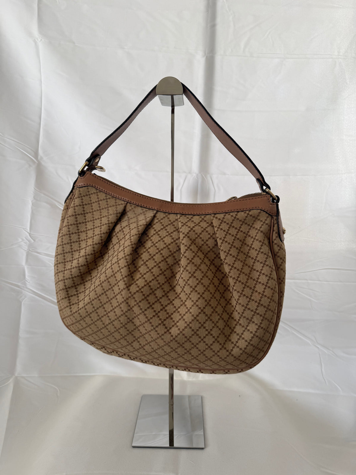 Gucci Sukey Hobo Bag