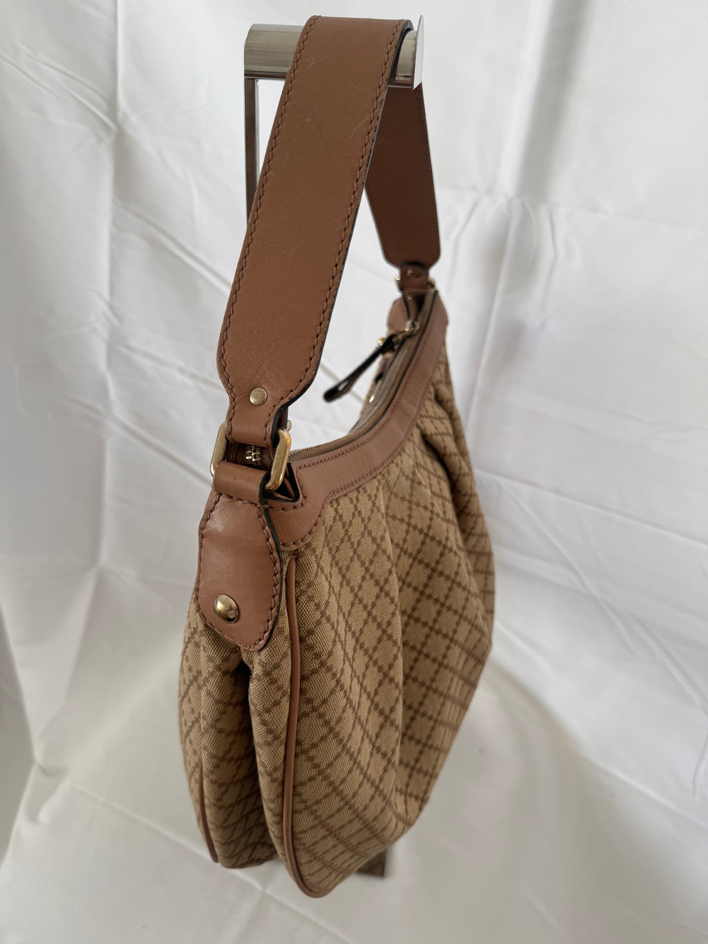 Gucci Sukey Hobo Bag