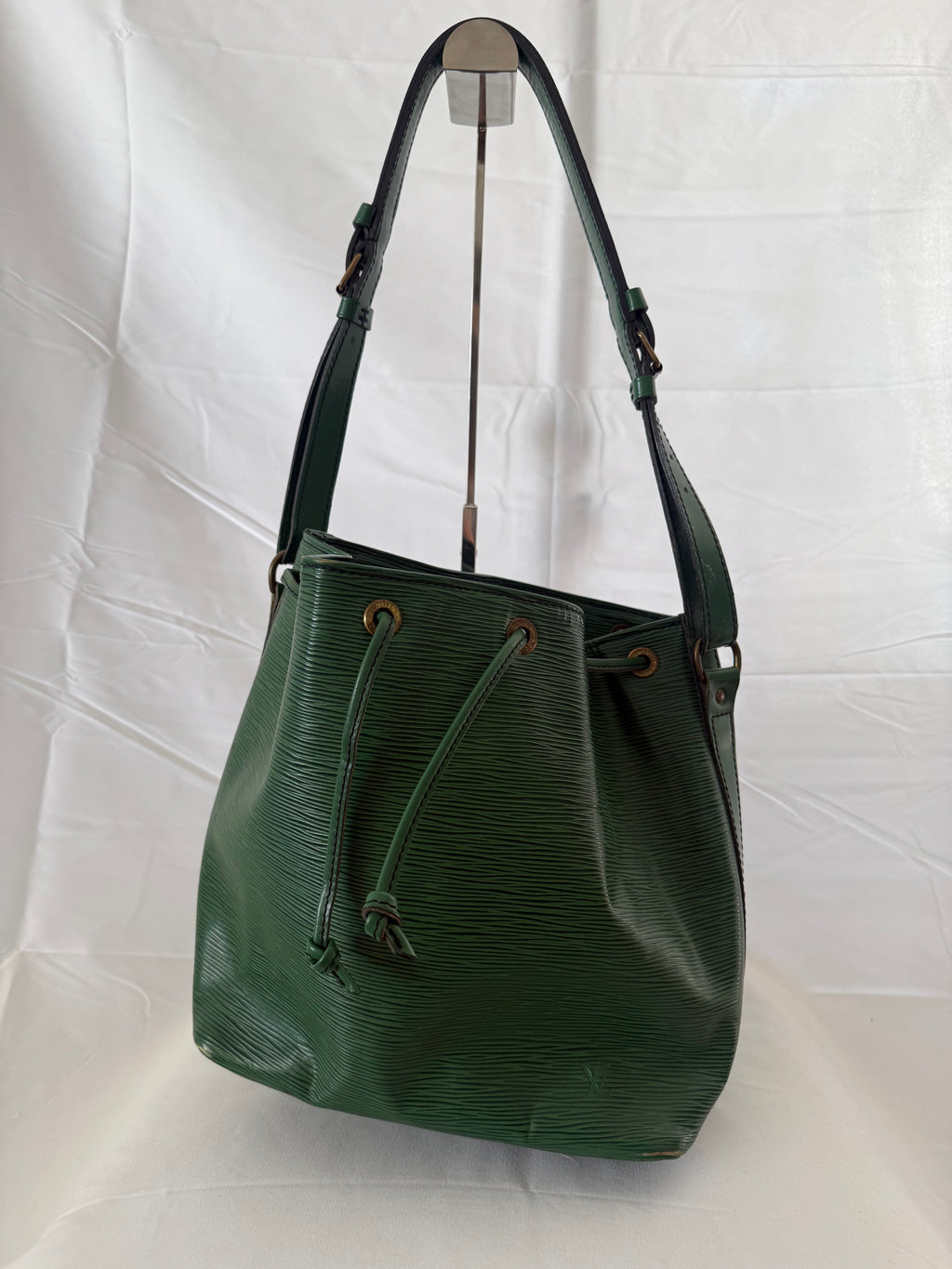 Louis Vuitton Noé Epi Leder Grün