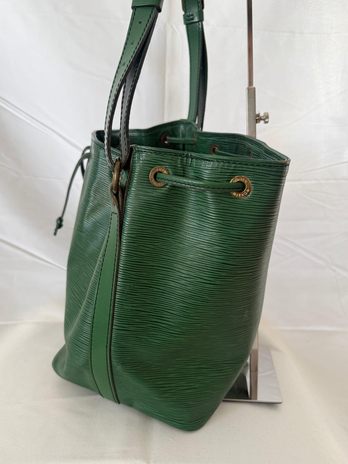 Louis Vuitton Noé Epi Leder Grün