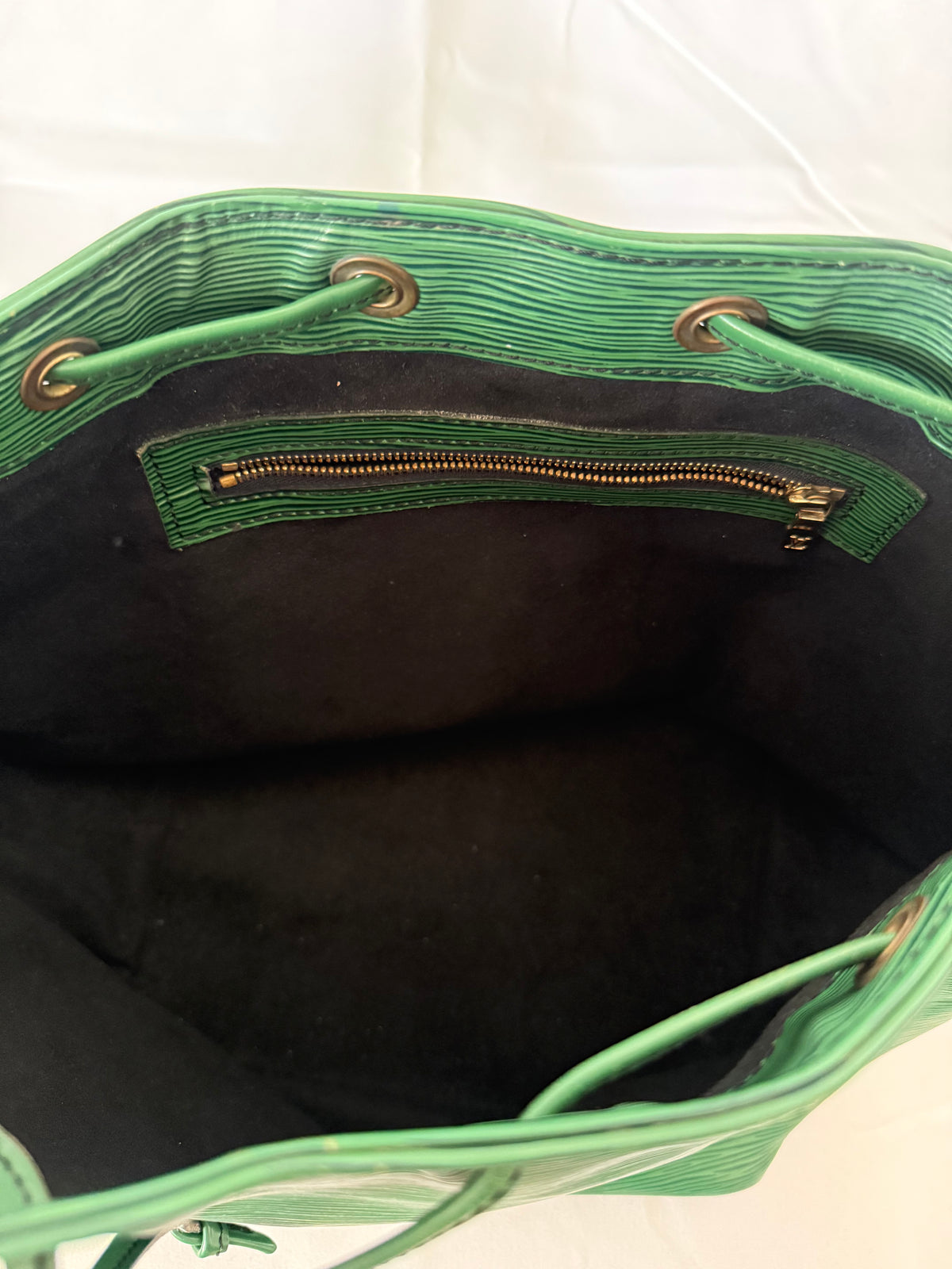 Louis Vuitton Noé Epi Leder Grün