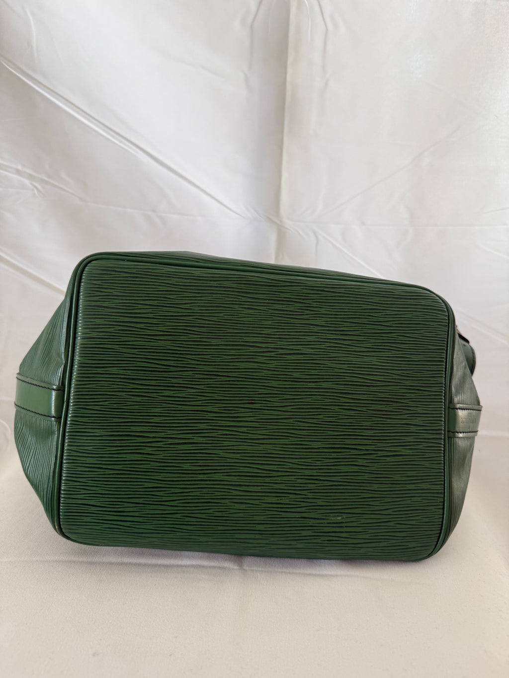 Louis Vuitton Noé Epi Leder Grün