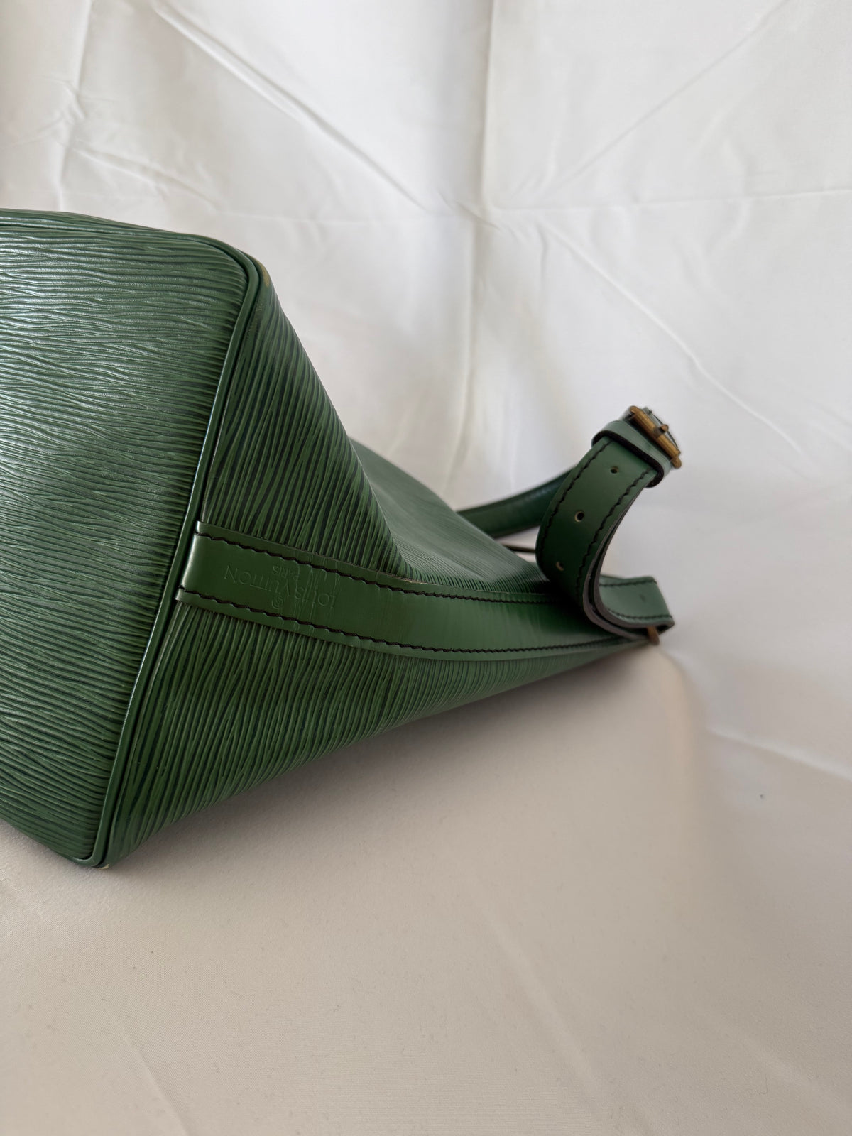 Louis Vuitton Noé Epi Leder Grün